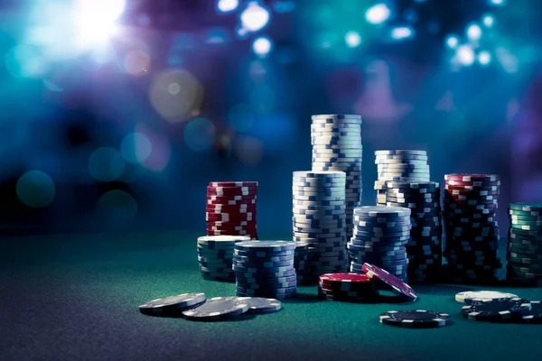 Live dealer hosting a dice game at boss88 studio